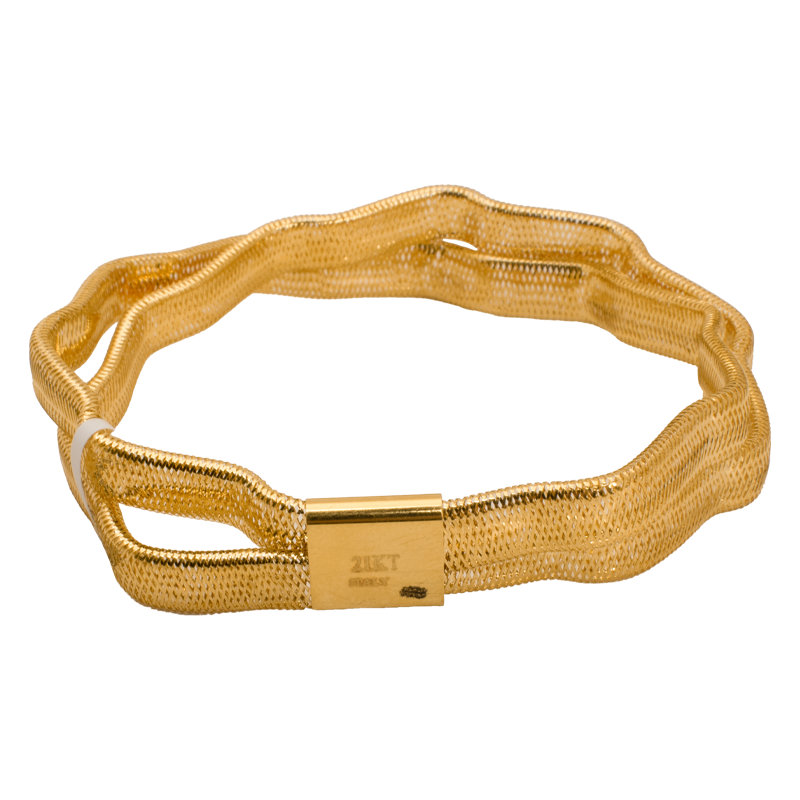 أسورة عيار 21 بتصميم متموّج مزدوج من غمية، تظهر تفاصيل التصميم الفريد واللمعان.