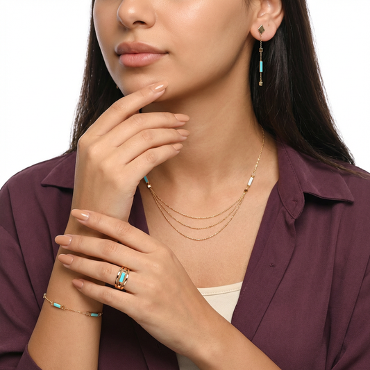 طقم ذهب حلو الكلام عيار 18 بسلاسل ثلاثية