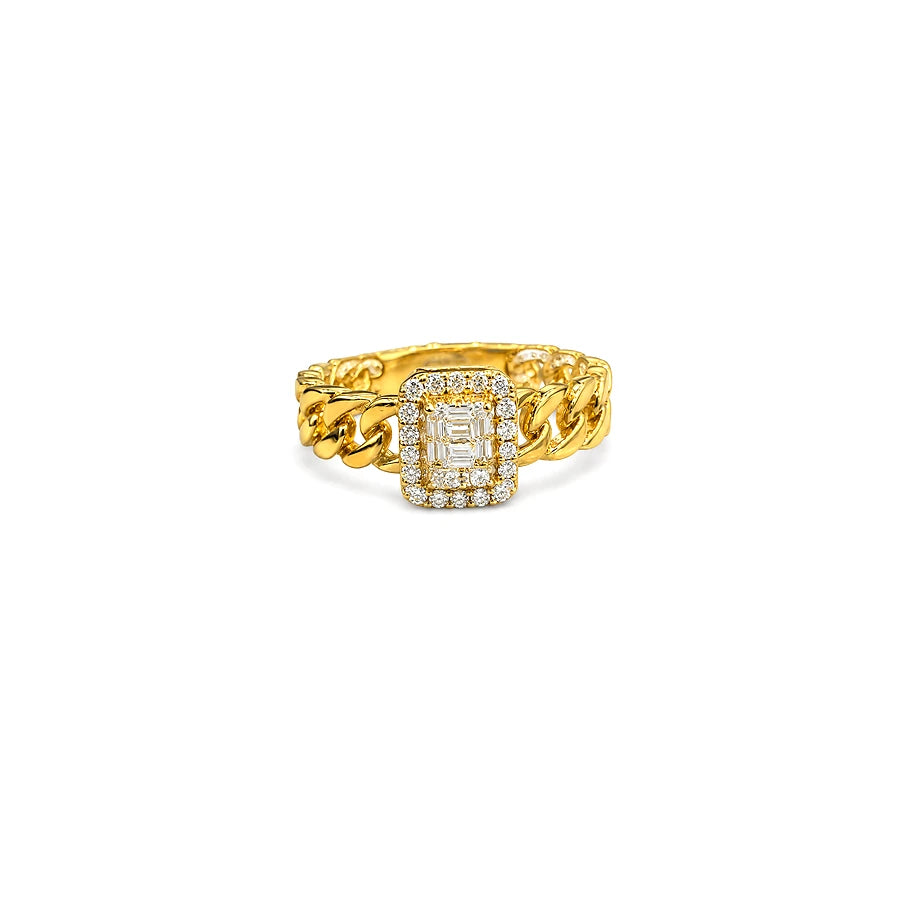 18K Gold Ring with Sparkling Stone Design