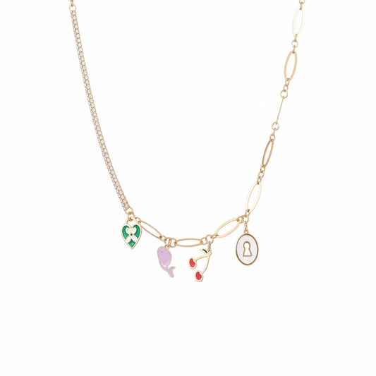 عقد ذهب عيار 18 بتعليقات رمزية