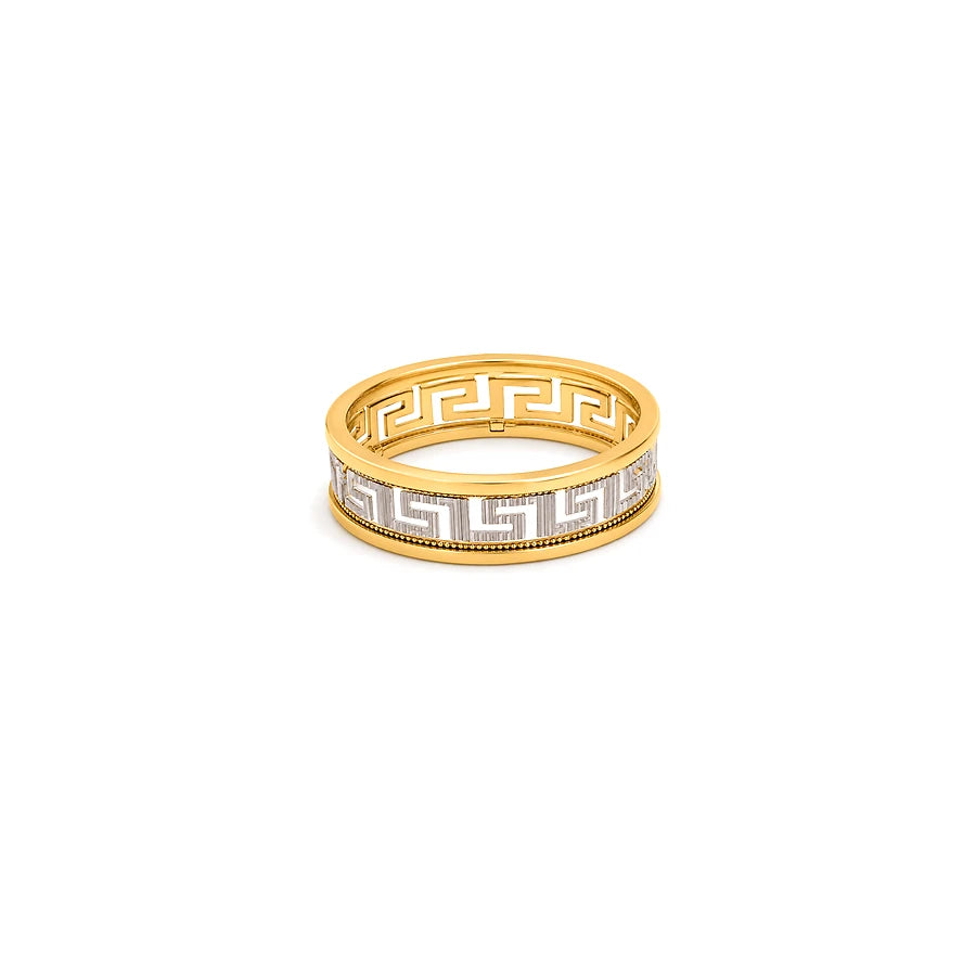 18K Gold Wedding Ring with Decorated Design
