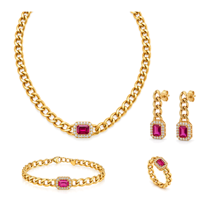 18K Gold Set with Red Stone Design
