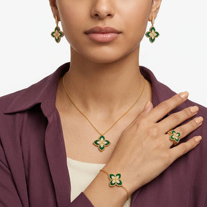 18K Gold Set with Green Leaf Design