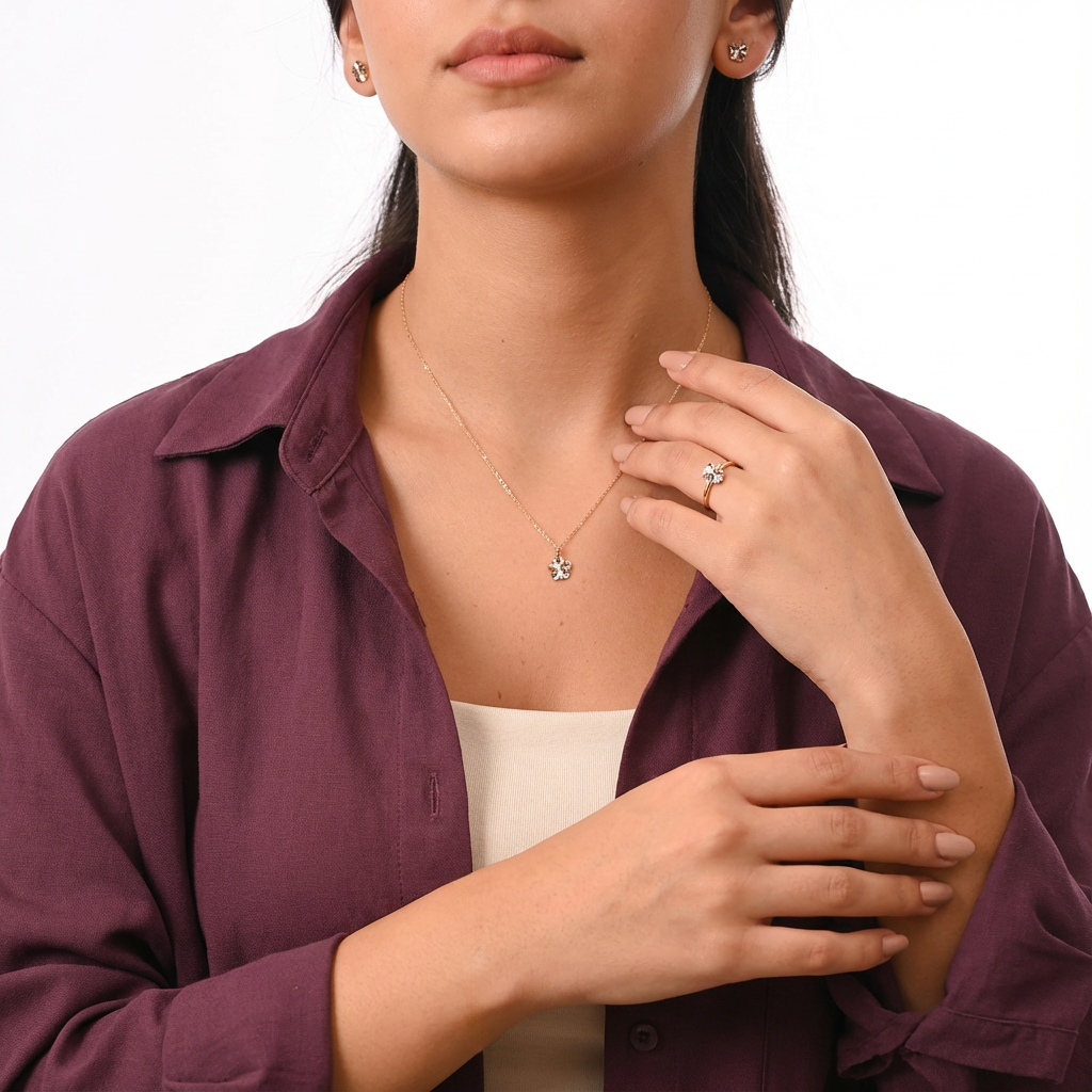 نصف طقم ذهب عيار 18 بلمسة تعليقة صغيرة أنيقة