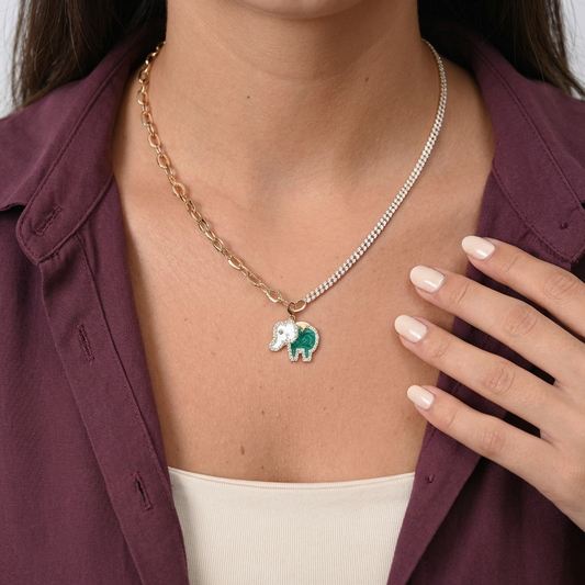 عقد ذهب عيار 18 بتعليقة فيل مرصع