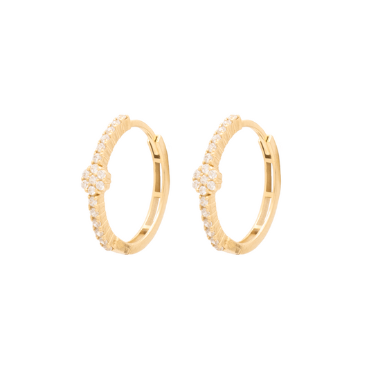 أقراط عيار 18 بفص لامع في المنتصف