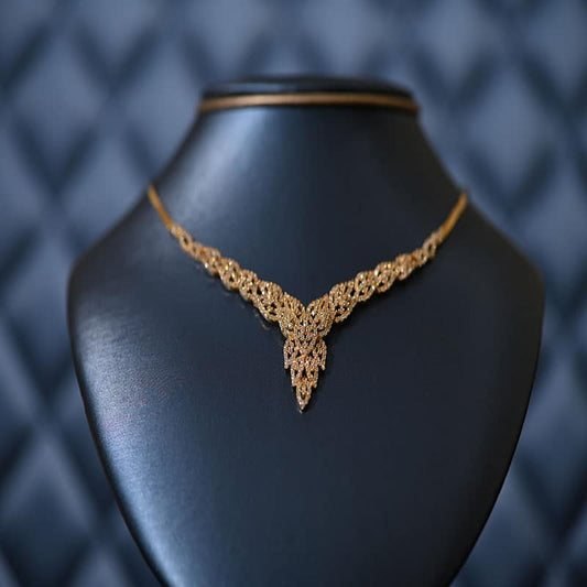 "جوليت" عقد عيار 18 بفصوص لامعة