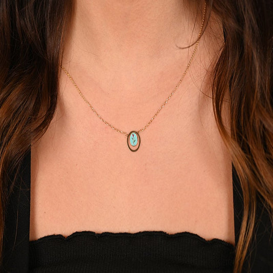 عقد عيار 18 بتعليقة بيضاوية