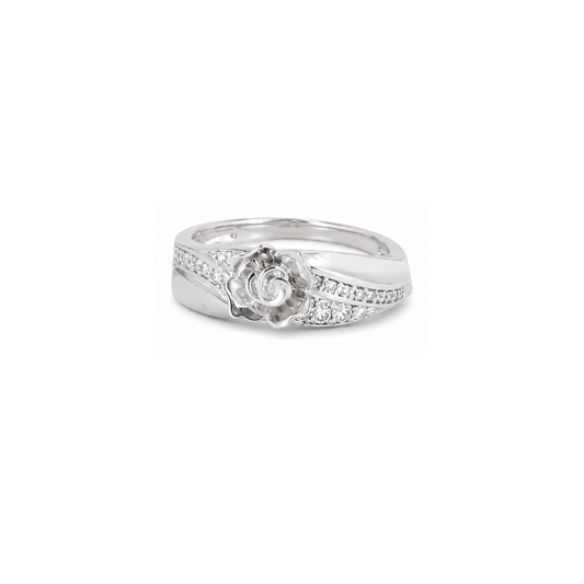 18K White Gold Ring with Evelyn Design