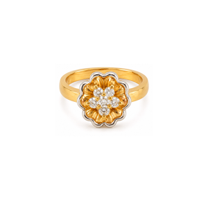 18K Gold Ring with Flower Shining Gemstones Design
