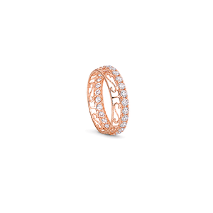 18K Gold Ring with Luster Gemstones Design