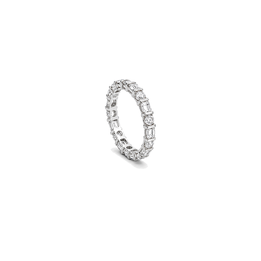 18K White Gold Ring with Marian Shining Gemstones Design