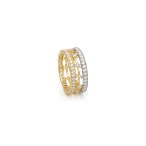 18K Gold Wedding Ring with Shining Gemstones Design