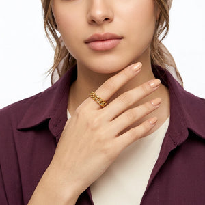 دبلة ذهب عيار 18 بتصميم مجدول
