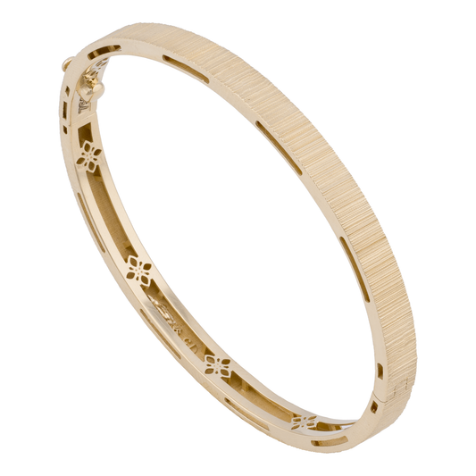 18K Bracelet with Elegant Inner Engravings Design