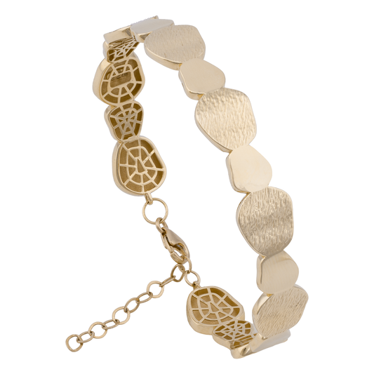 18K Bracelet with Interlocking Anbac Engraving Design