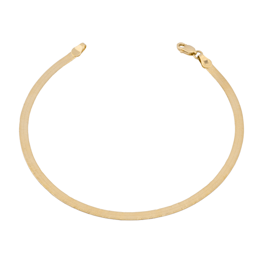 18K Bracelet with Smooth Flat Design