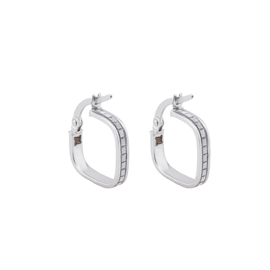 أقراط عيار 18 بتصميم هندسي