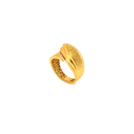21K Gold Ring With Classic Interlocking Design