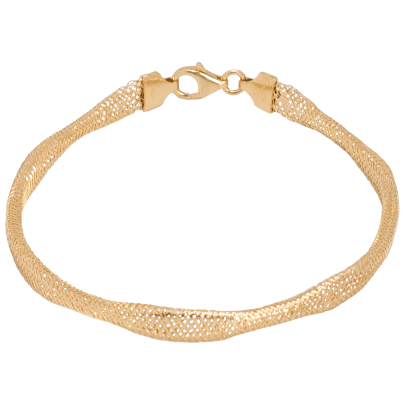 أسورة ذهب عيار 18 بتصميم أنيق مع قفل محكم، من غاميه Online، تظهر في الصورة بتفاصيل دقيقة.