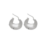 أقراط ذهب أبيض عيار 18 بتصميم دائري - Ghamieh