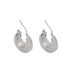 أقراط ذهب أبيض عيار 18 بتصميم دائري - Ghamieh