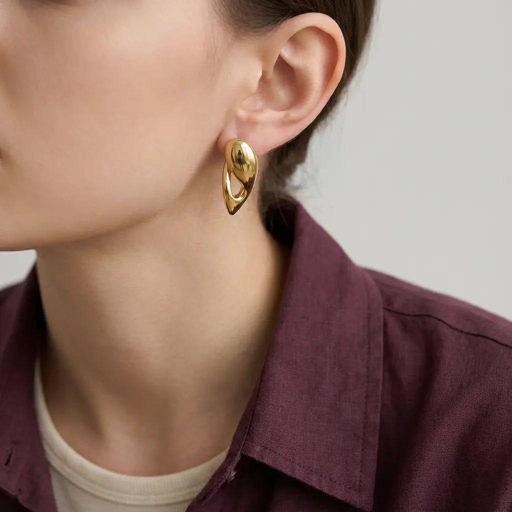 أقراط ذهب عيار 18 بتصميم قطرة - Ghamieh