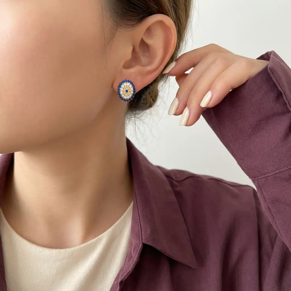 أقراط عيار 18 بتصميم مرصع راقي - Ghamieh