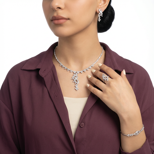 طقم بسنت ذهب عيار 18 بفصوص مرصعة لامعة - Ghamieh