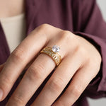 خاتم ذهب ذهب عيار 18 بفص أبيض في المنتصف - Ghamieh