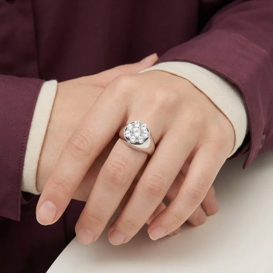 خاتم ذهب أبيض عيار 18 بفصوص لامعة بتصميم زهري - Ghamieh