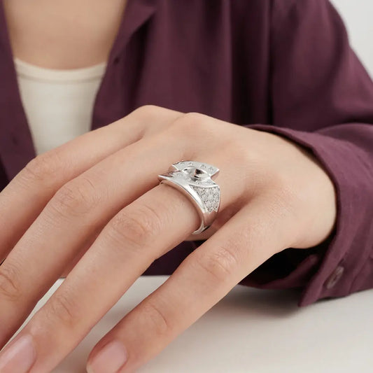 خاتم ذهب أبيض عيار 18 - Ghamieh