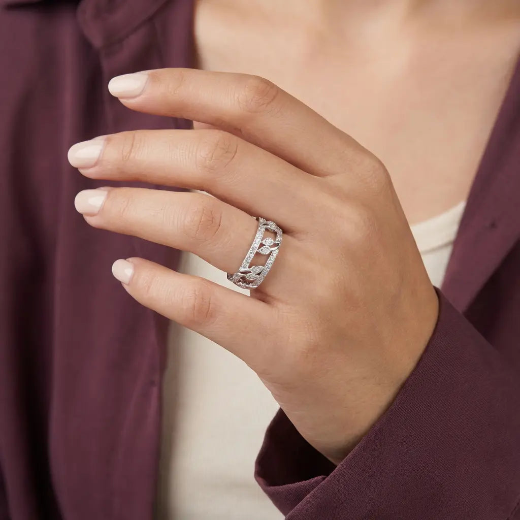 خاتم ذهب عيار 18 بتصميم مزخرف - Ghamieh