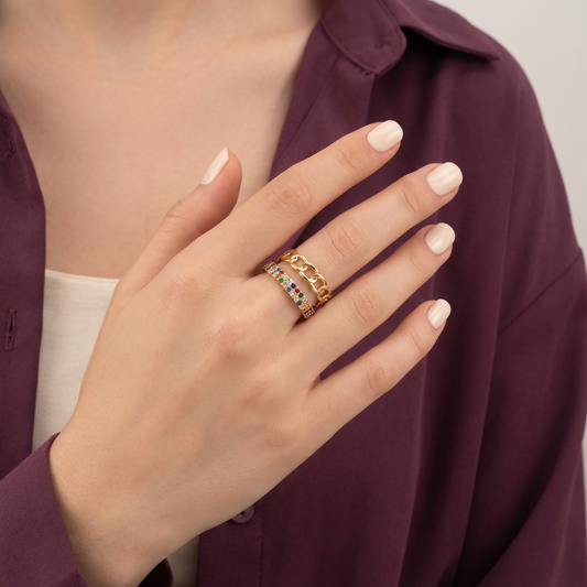 خاتم جنزير ذهب عيار 18 بفصوص ملونة - Ghamieh