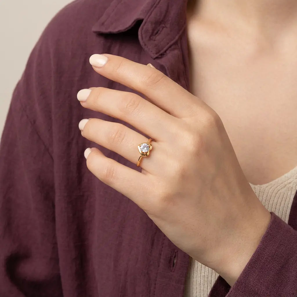 خاتم القلوب المحبة ذهب عيار 18 بلمسة قلب أنيق - Ghamieh