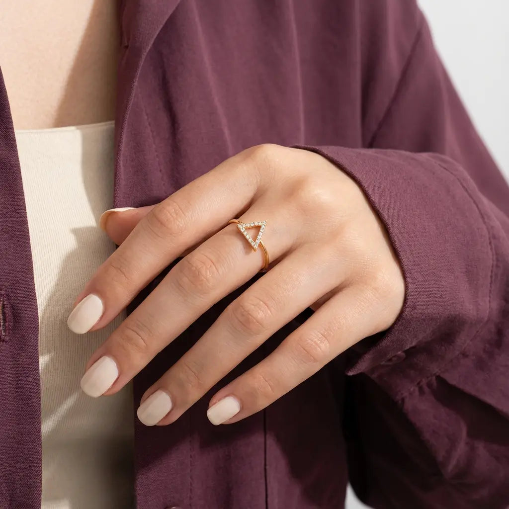 خاتم عيار 18 بتصميم هندسي - Ghamieh