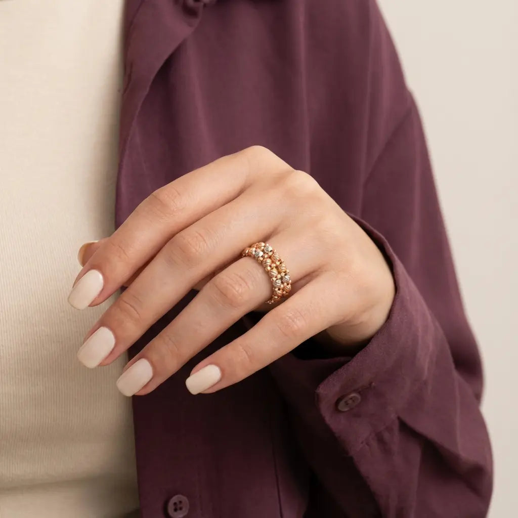 خاتم ذهب عيار 18 بحلقات مرصعة - Ghamieh