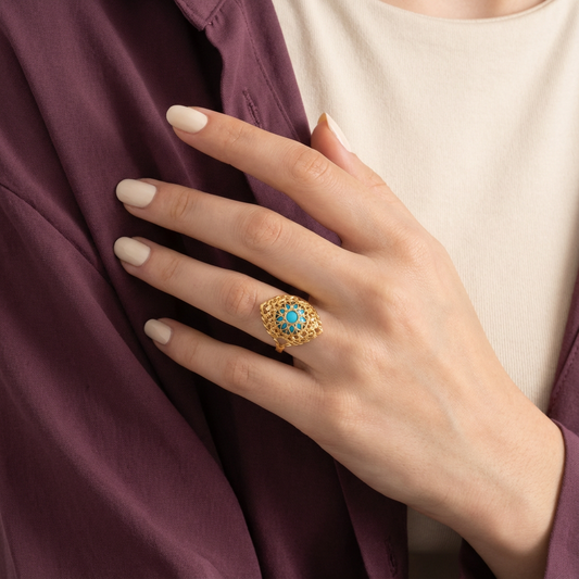 خاتم عيار21 بتصميم شباكة ولون فيروزي - Ghamieh