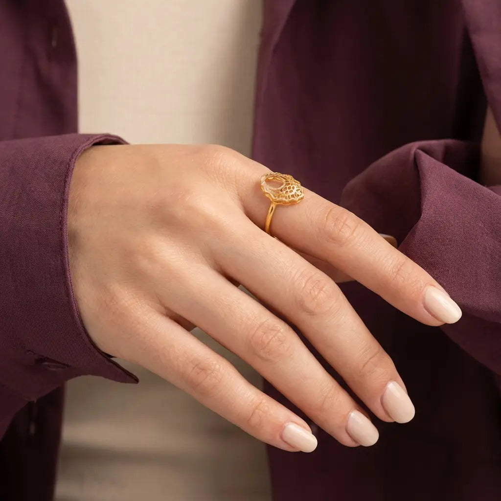 خاتم عيار 21 بتصميم عصري - Ghamieh