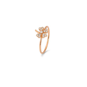 18K Gold Ring with Beautiful Love Flower Design
