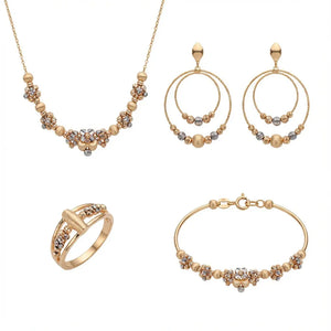 18K Gold Set with An Elegant Floral Design