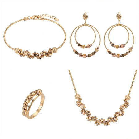 18K Gold Set with A Graduated Floral Design