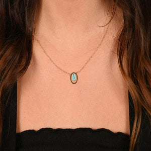 18K Gold Pendant with Interlocking Circles Design