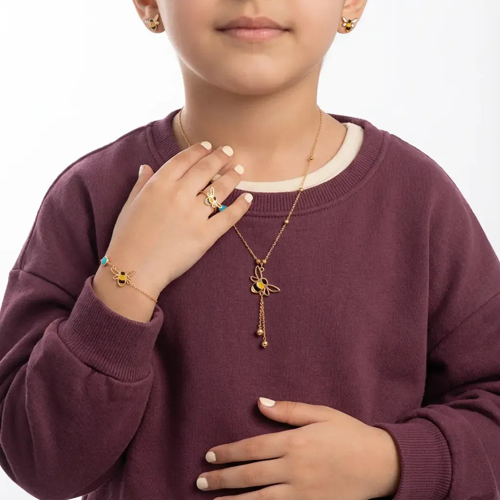 طقم ذهب أطفال عيار 18 بتصميم نحلة ذكية - Ghamieh