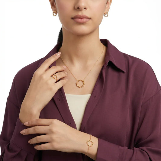 طقم عيار 18 بتصميم دائرة مجدولة