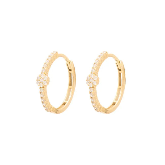 أقراط عيار 18 بفص لامع في المنتصف