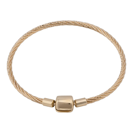 أسورة عيار 18 بتصميم مجدول