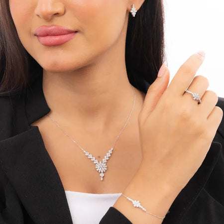18K Gold Floral Design Pendant Set
