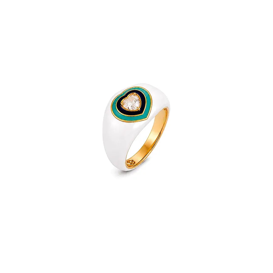 18K Gold Ring with Delicate Hearts Shaped Stone Design